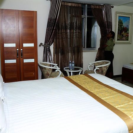 La Grande Hotel Kampala Ngoại thất bức ảnh
