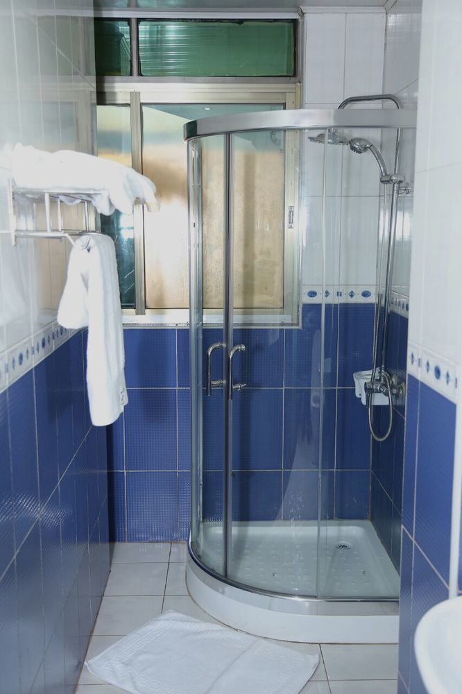 La Grande Hotel Kampala Ngoại thất bức ảnh