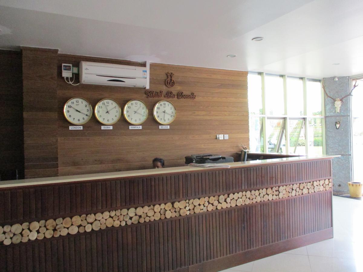 La Grande Hotel Kampala Ngoại thất bức ảnh