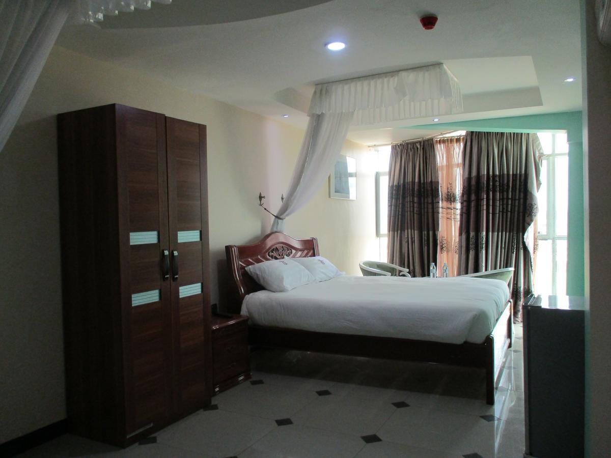 La Grande Hotel Kampala Ngoại thất bức ảnh