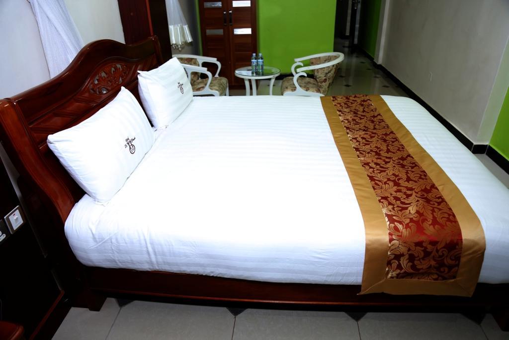 La Grande Hotel Kampala Ngoại thất bức ảnh