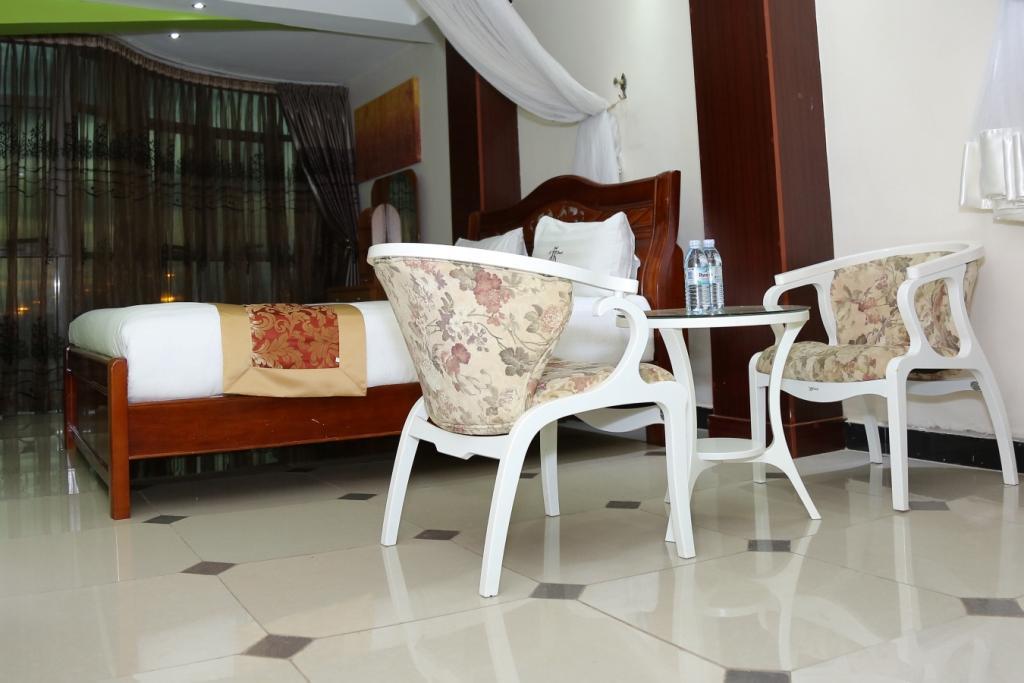 La Grande Hotel Kampala Ngoại thất bức ảnh