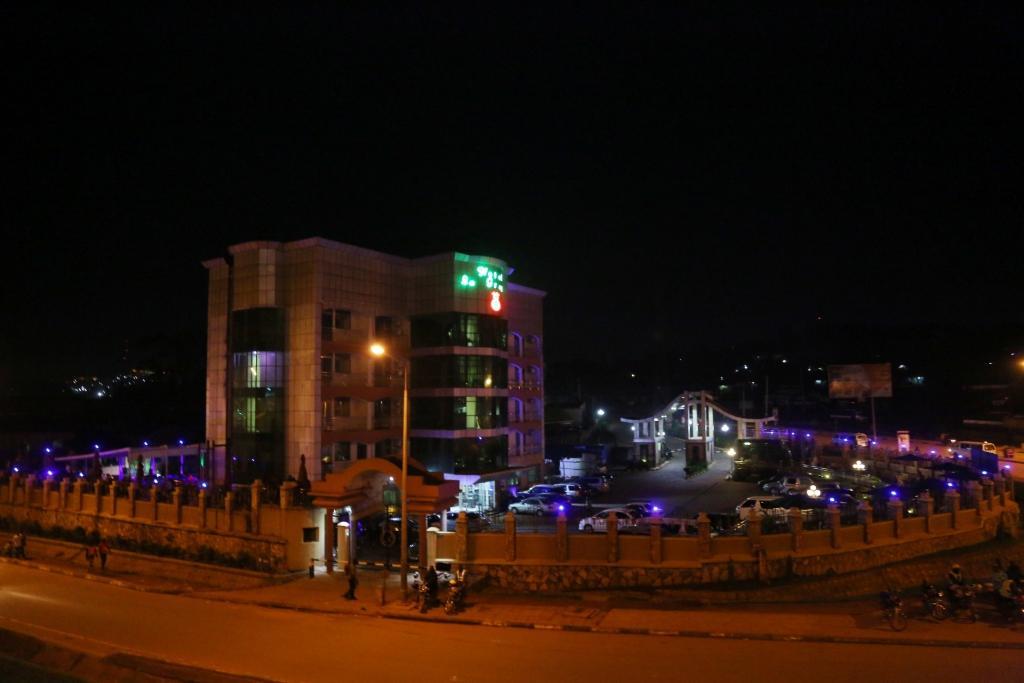 La Grande Hotel Kampala Ngoại thất bức ảnh